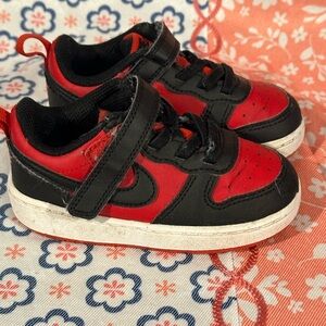 Nike Kids Black and Red Sneakers
